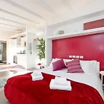 Bright&attractive studio in Trastevere