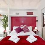 Bright&attractive studio in Trastevere